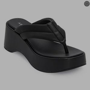 2. ARIZONA JEAN CO - Womens Lana Flip- Flops Size 7m